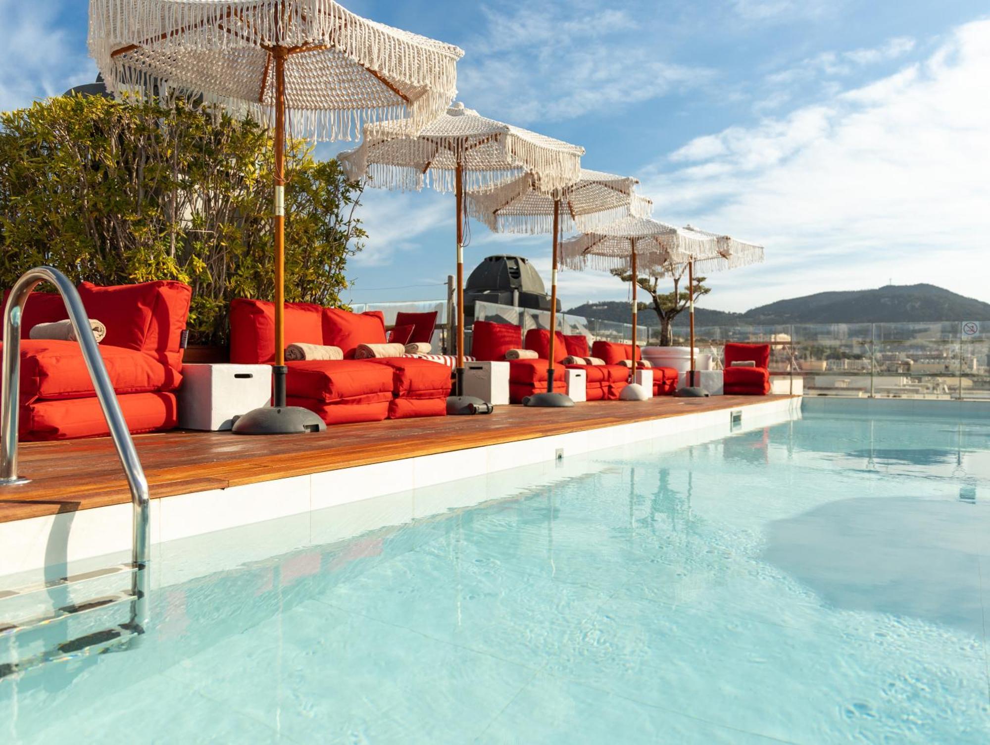 Boscolo Nice Hotel&Spa Exteriér fotografie The rooftop pool at the Hotel W